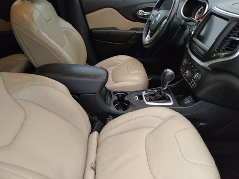 Used 2016 Jeep Cherokee Limited FWD image 21