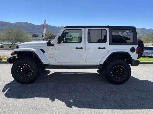 Used 2018 Jeep Wrangler Unlimited Sahara image 8