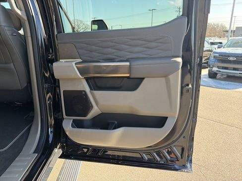 Used 2025 Ford F450 Platinum w/ Platinum Plus Package image 20