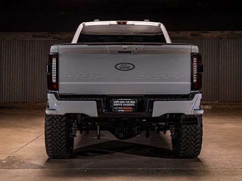 Used 2026 Ford F250 Lariat AWD/4WD image 8