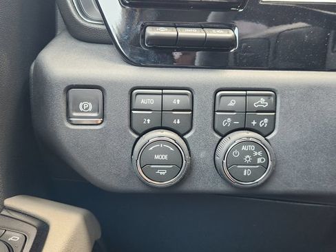 New 2026 Chevrolet Silverado 2500 ZR2 AWD/4WD image 23