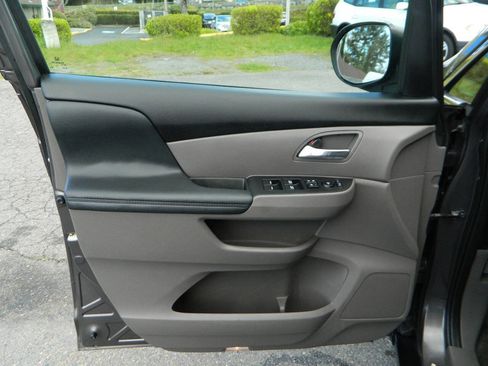 Used 2016 Honda Odyssey EX-L image 24