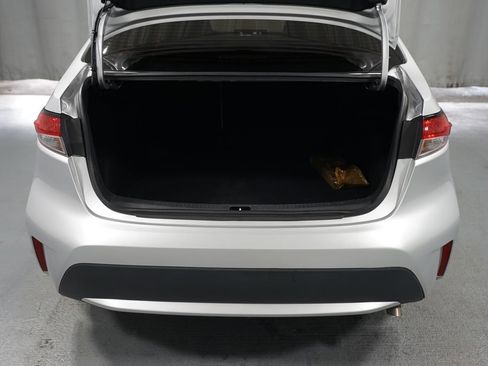 Used 2022 Toyota Corolla LE image 30