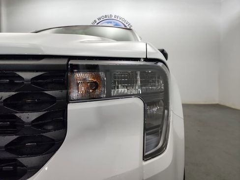 New 2025 Ford Maverick XLT w/ XLT Luxury Package image 36