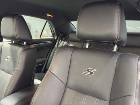 Used 2019 Chrysler 300 S RWD image 23