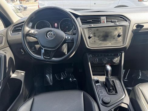 Used 2019 Volkswagen Tiguan SE w/ Panoramic Sunroof Package AWD/4WD image 18