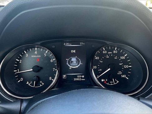 Used 2017 Nissan Rogue SL w/ SL Premium Package image 25