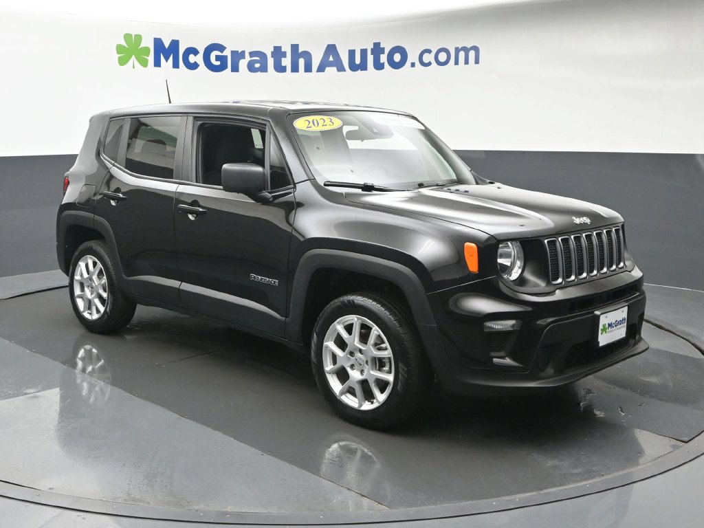 Used 2023 Jeep Renegade Latitude AWD/4WD image 2