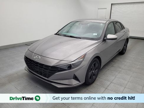Used 2023 Hyundai Elantra SEL w/ Preferred Accessory Package FWD image 1