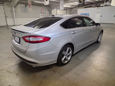 Used 2013 Ford Fusion SE FWD image 8
