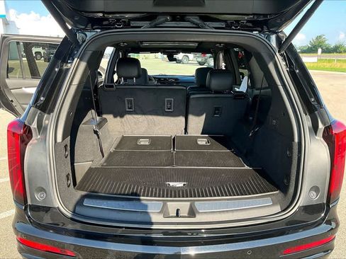 Used 2024 Cadillac XT6 Luxury w/ LPO, Floor Liner Package AWD/4WD image 32
