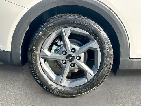 New 2025 Kia K4 LXS image 28