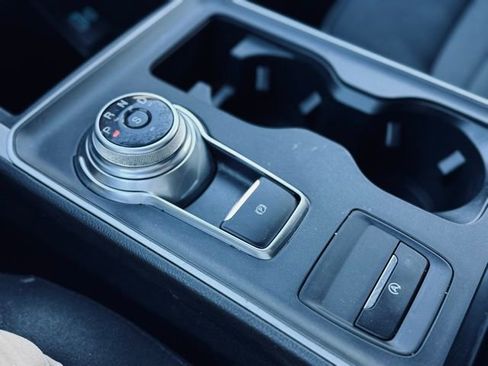 Used 2022 Ford Edge SE w/ Black Appearance Package image 29