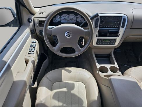 Used 2004 Mercury Mountaineer AWD V8 image 3