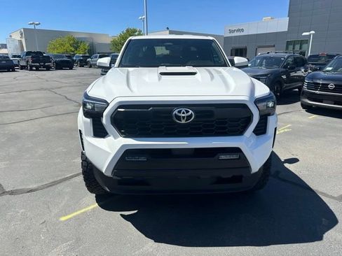 Used 2024 Toyota Tacoma TRD Sport AWD/4WD image 3