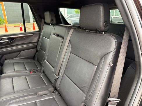Used 2025 Chevrolet Tahoe LT RWD image 18