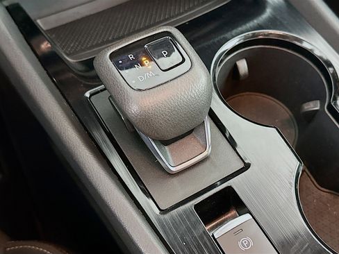 Used 2023 Nissan Rogue S image 24