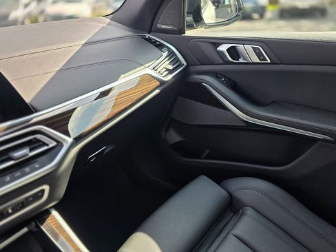 Used 2021 BMW X5 xDrive40i w/ Premium Package image 44