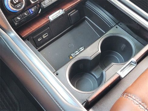 Used 2023 GMC Yukon Denali Ultimate image 21