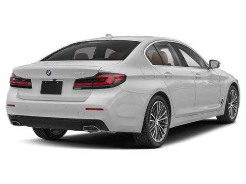 Used 2023 BMW 530i w/ Convenience Package RWD image 5