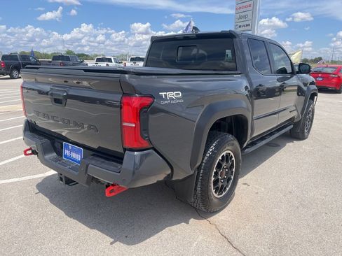 Used 2024 Toyota Tacoma TRD Off-Road w/ TRD Off Road Upgrade Package AWD/4WD image 6