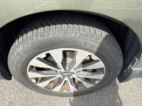 Used 2017 Subaru Outback 2.5i Limited AWD/4WD image 18