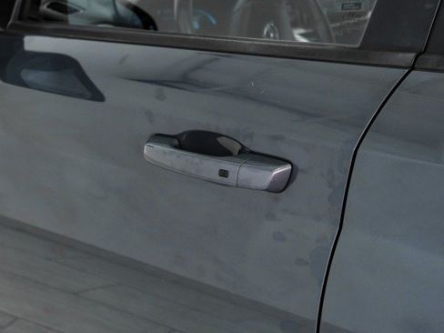 Used 2024 Hyundai Venue SEL FWD image 36