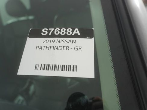 Used 2019 Nissan Pathfinder FWD image 39