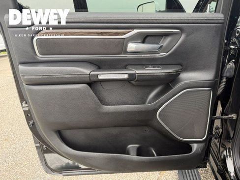 Used 2019 RAM 1500 Laramie AWD/4WD image 32