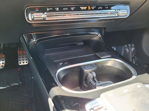 Used 2020 Mercedes-Benz CLA 250 image 28