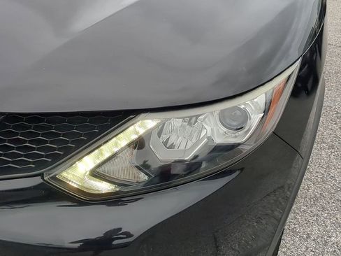 Used 2018 Nissan Rogue Sport SL w/ SL Premium Package image 10