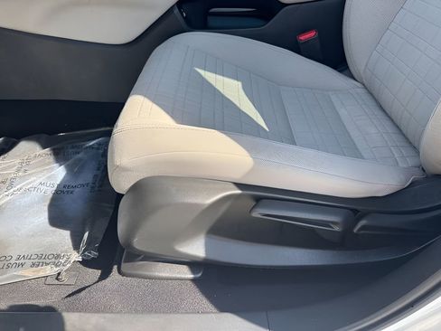 Used 2023 Honda HR-V LX image 10