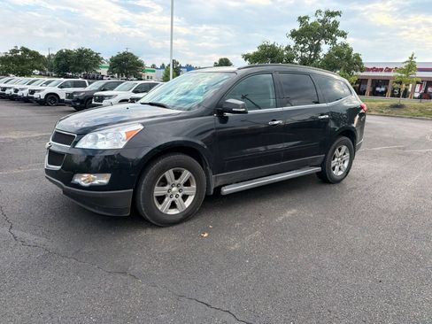 Used 2012 Chevrolet Traverse LT w/ LPO, 'HIT The Road' Package FWD image 17