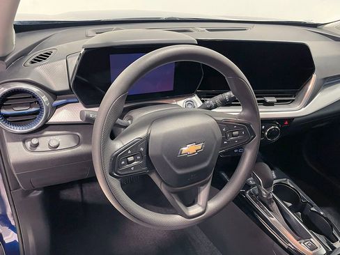 Used 2024 Chevrolet Trax LT image 18