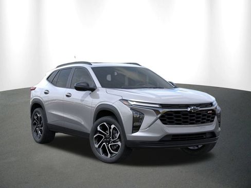 New 2026 Chevrolet Trax RS w/ Sunroof Package FWD image 10