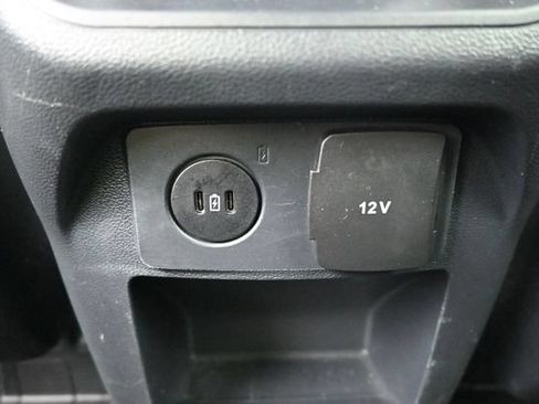 Used 2025 Ford Explorer ST-Line w/ ST-Line Street Pack AWD/4WD image 38