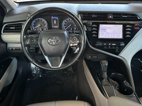 Used 2019 Toyota Camry SE FWD image 13