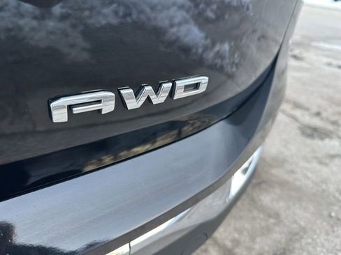 Used 2024 GMC Terrain SLT image 14