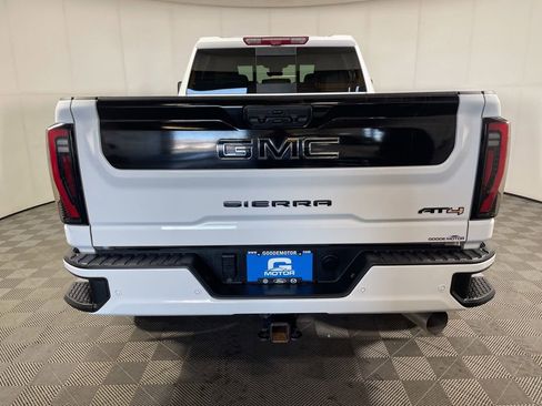 Used 2024 GMC Sierra 2500 AT4 w/ AT4 Premium Plus Package image 6