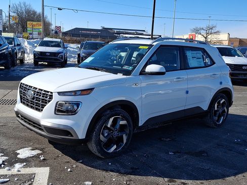 New 2026 Hyundai Venue SEL image 3