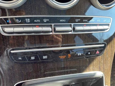 Used 2020 Mercedes-Benz GLC 300 4MATIC image 17