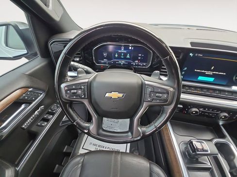 Used 2023 Chevrolet Silverado 1500 High Country w/ High Country Premium Package AWD/4WD image 12