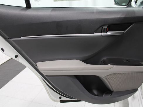 Used 2023 Toyota Camry SE AWD/4WD image 15