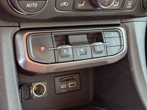 Used 2022 GMC Acadia AT4 w/ Technology Package image 33