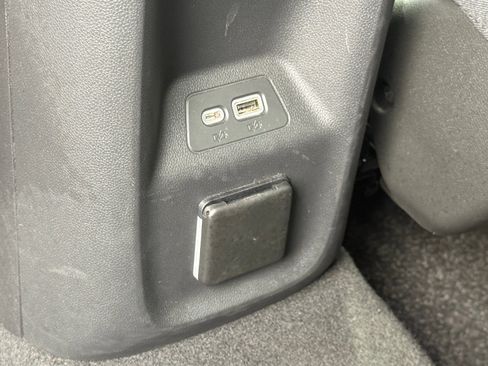 Used 2023 Buick Envision Avenir AWD/4WD image 28