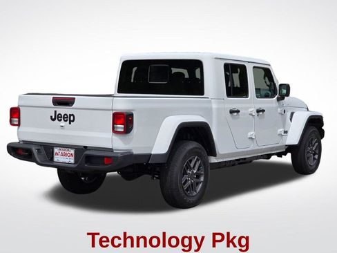 New 2025 Jeep Gladiator Sport image 19