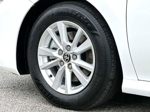 Used 2025 Toyota Camry LE FWD image 11