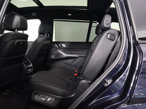 Used 2023 BMW X7 xDrive40i w/ M Sport Package AWD/4WD image 11