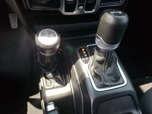 Used 2024 Jeep Wrangler Unlimited Sahara AWD/4WD image 14