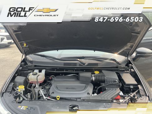 Used 2023 Chrysler Pacifica Touring-L FWD image 9